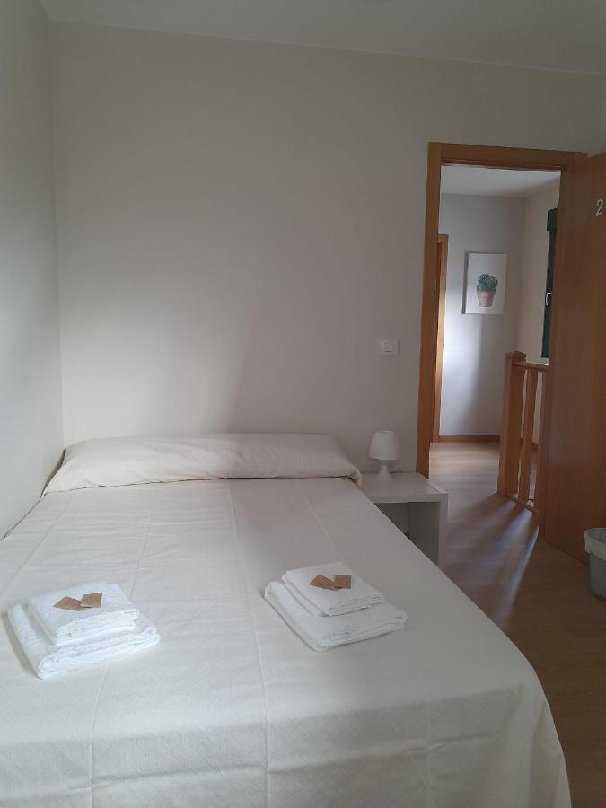 Sleeping Portomarin 1 Otel Dış mekan fotoğraf